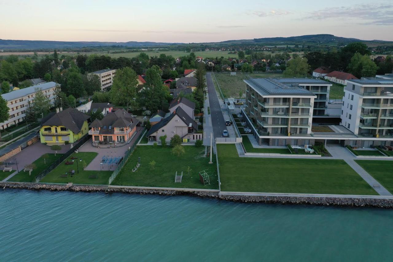 Hullam Apartman Balatonlelle Buitenkant foto