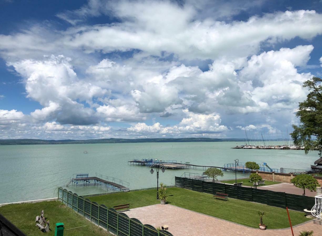 Hullam Apartman Balatonlelle Buitenkant foto