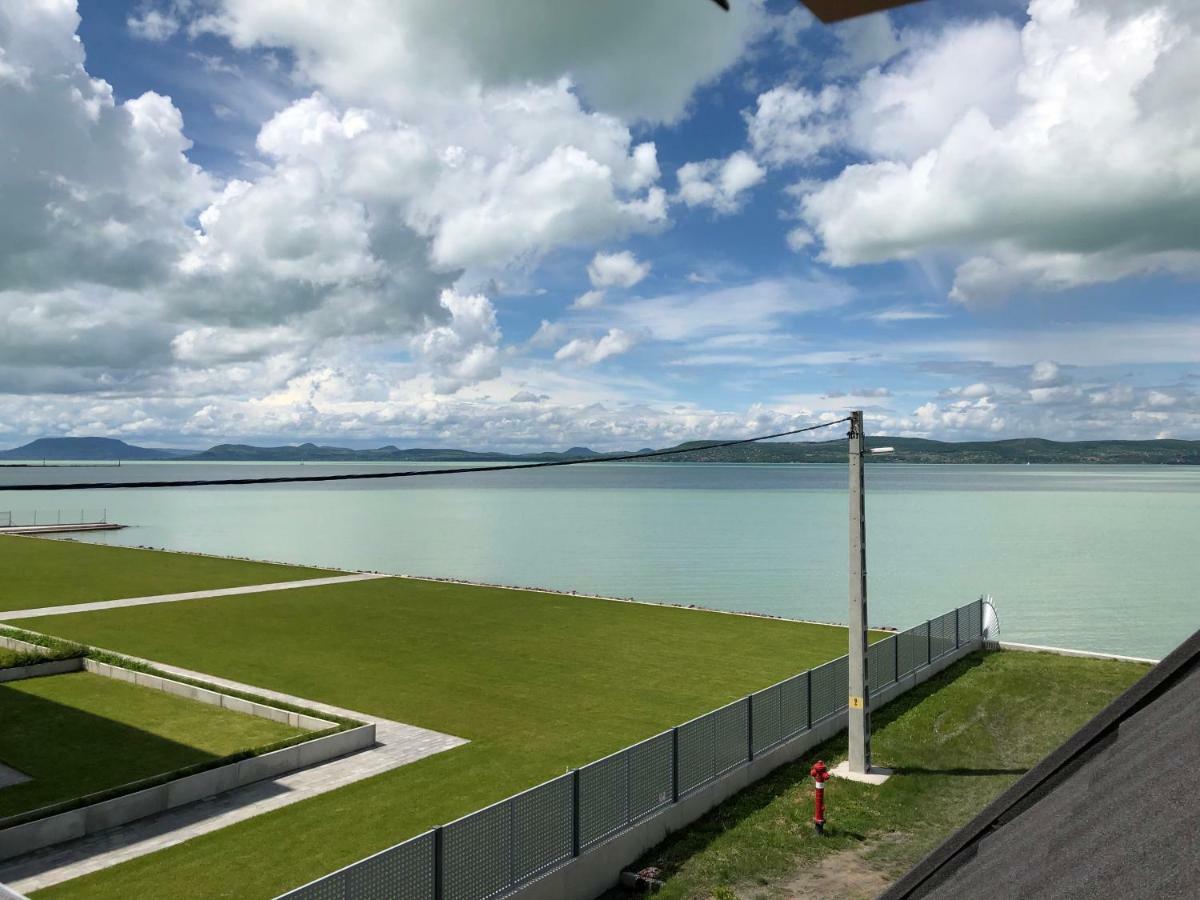 Hullam Apartman Balatonlelle Buitenkant foto