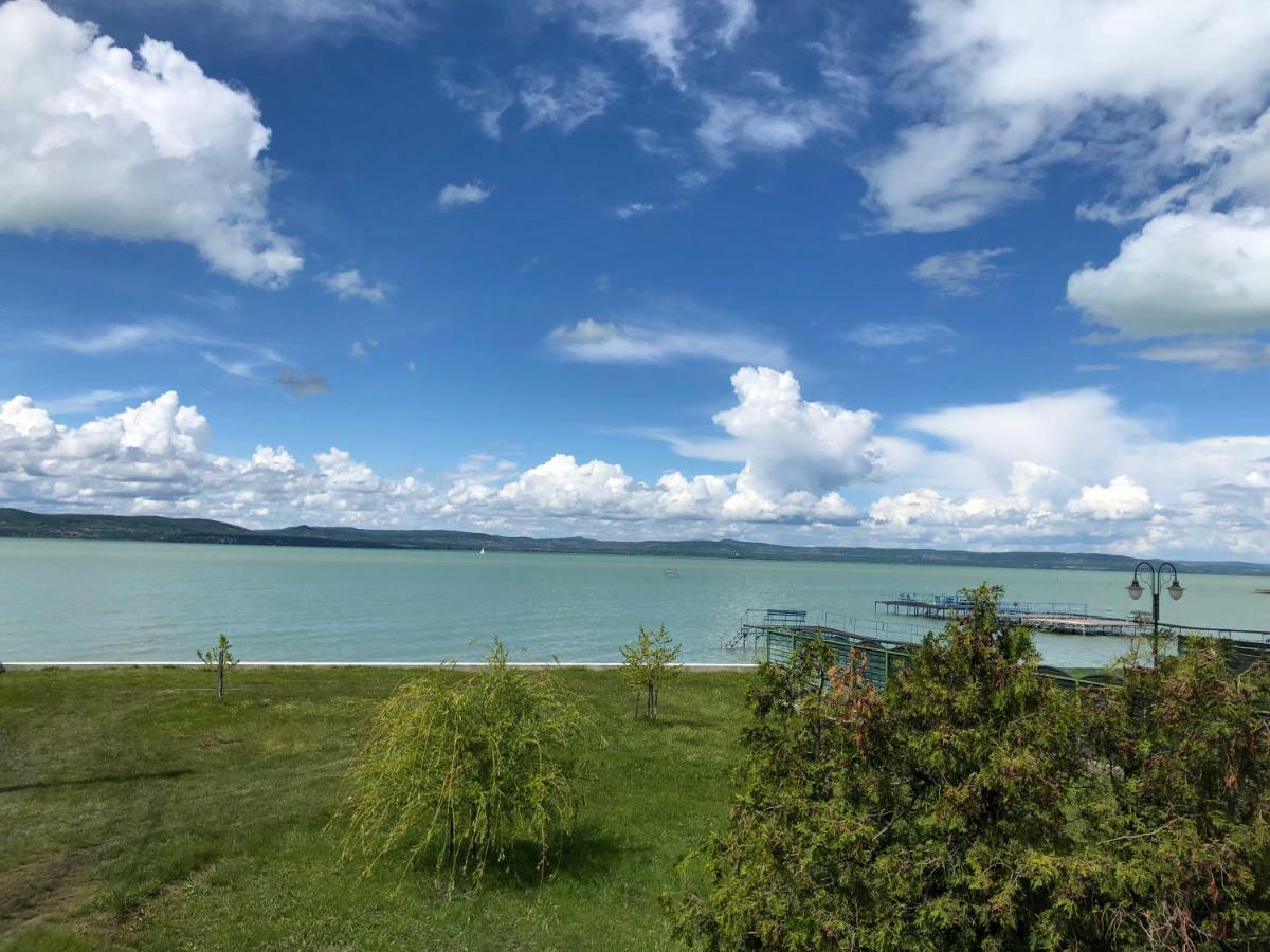 Hullam Apartman Balatonlelle Buitenkant foto